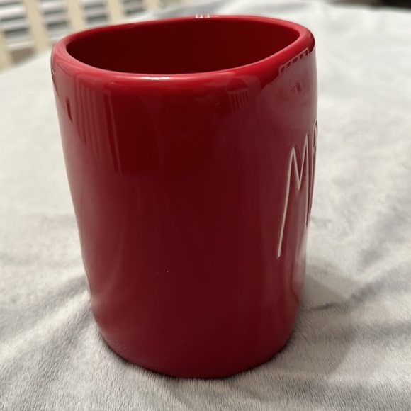 Rae Dunn By Magenta 213 MERRY Red Coffee Cup Mug Christmas Gift Decor Holiday - Picture 4 of 7